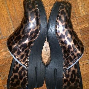 Cheetah print danskos